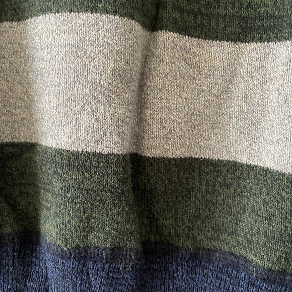 American Eagle sweater - Picture 4 of 4